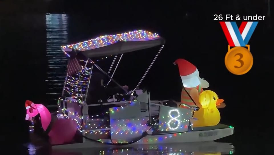 AquaCraft Mini-Pontoon "Little River Boat"